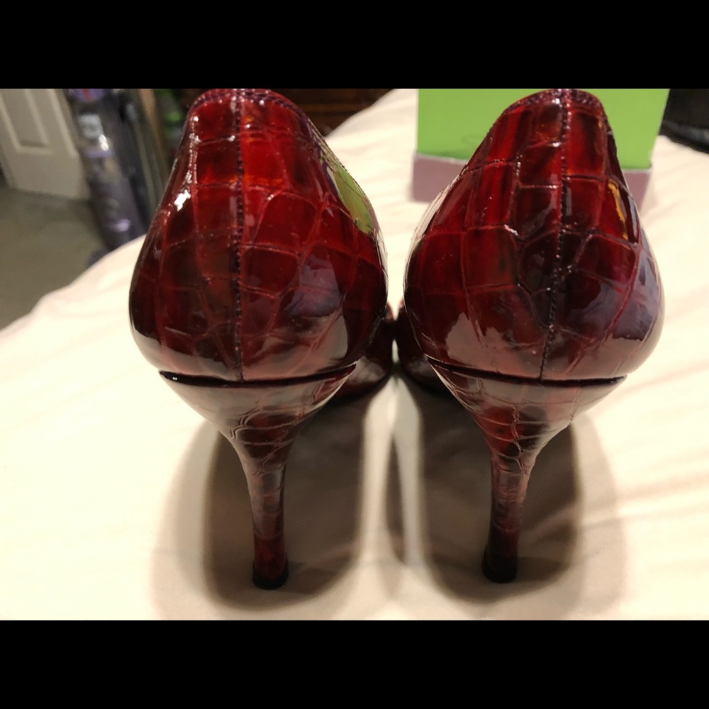 Stuart Weitzman - Picture 3 of 6